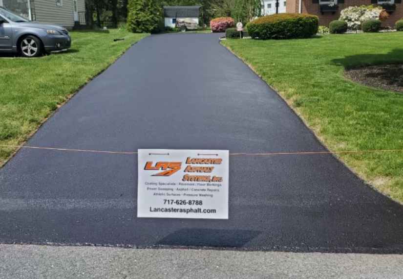 Img Sealcoating Driveways Alt 01